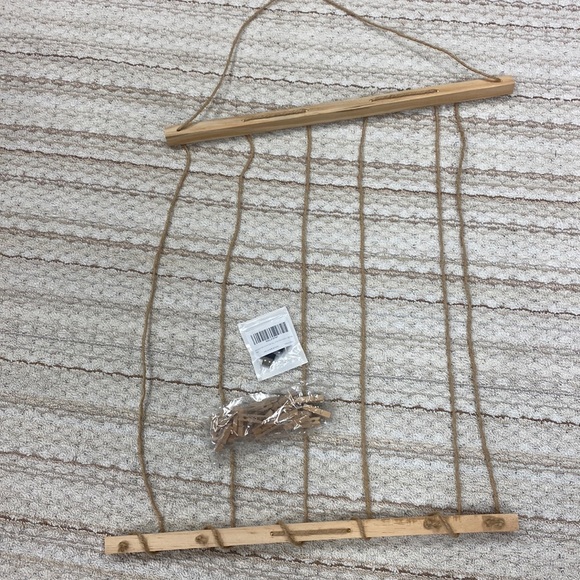 NWOT PHOTO PIN DISPLAY - Picture 3 of 6